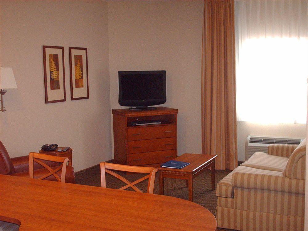 Candlewood Suites Warner Robins By Ihg Room photo